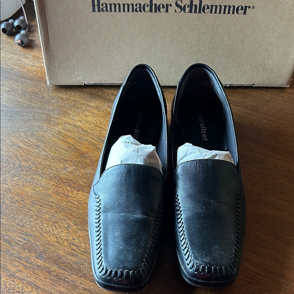 Black Womens Loafers 8N Naturalizers